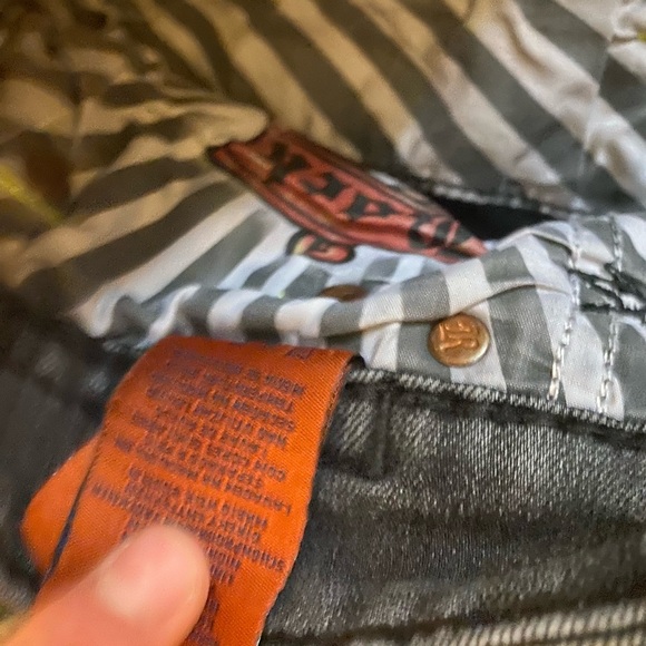 Collectors Edition Rock Revival Jeans - Picture 4 of 8